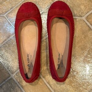 Women walk with me by coldwater creek, flats , red